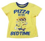 Žluté tričko s nápisy a Pizzou 